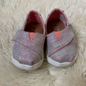 NWT Little sparkly Toms baby shoes